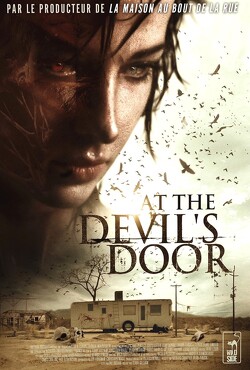 Couverture de At the Devil's Door